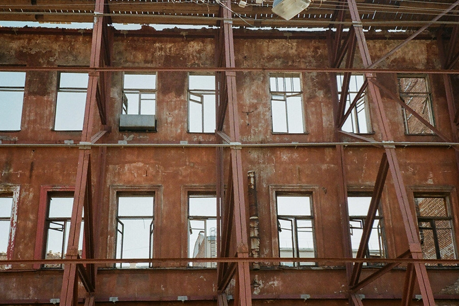 Nepodceňujte elektroinstalace ve starších bytových domech